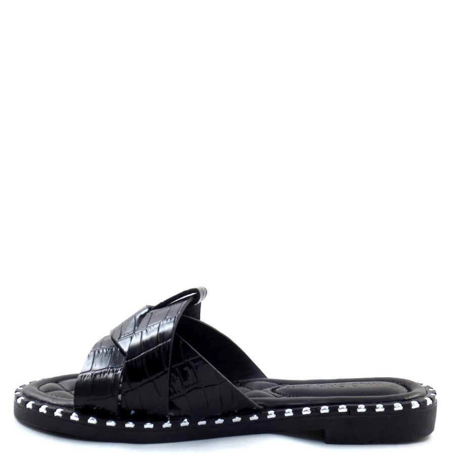 Wild diva hotsell lounge studded sandals